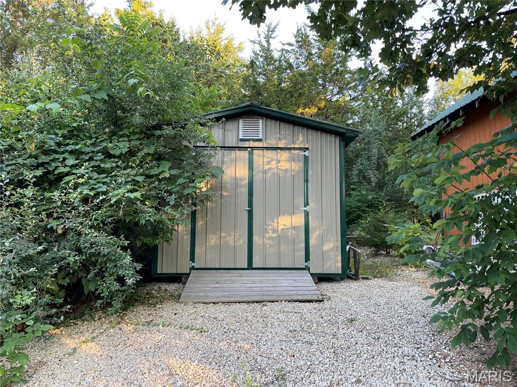 421 Park Lane Property Photo 13