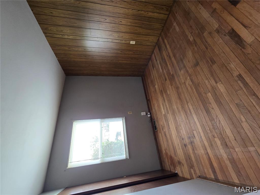 2705 Essex Street Property Photo 13