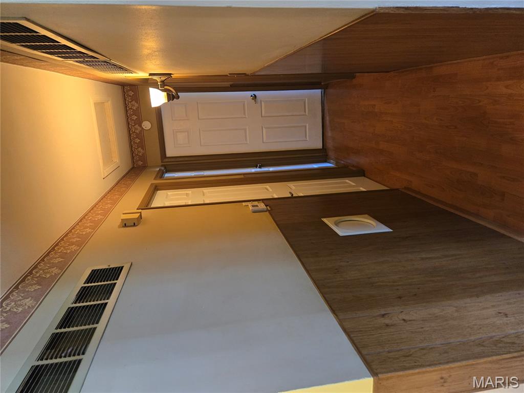 2705 Essex Street Property Photo 15