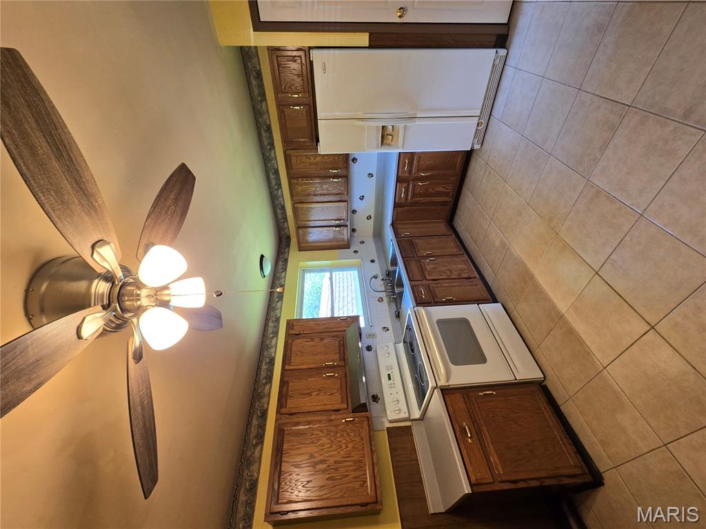 2705 Essex Street Property Photo 25