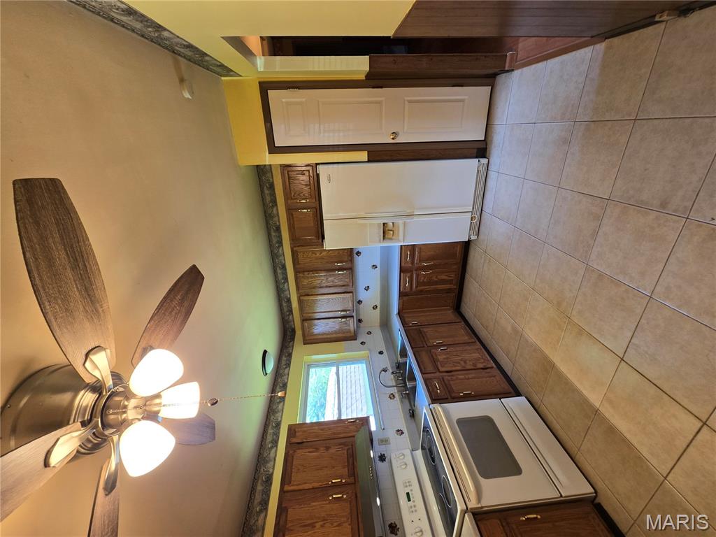 2705 Essex Street Property Photo 27