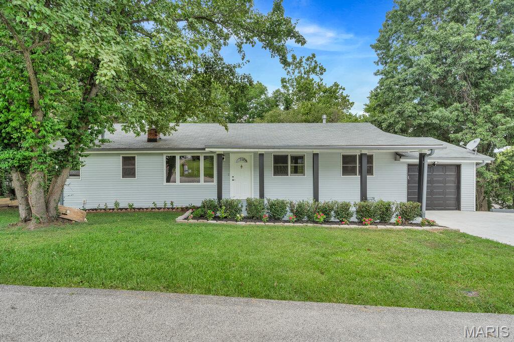 7 Glen Oaks Drive Property Photo 1