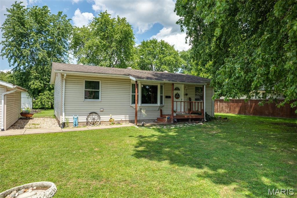 305 W 8th Street Property Photo 1