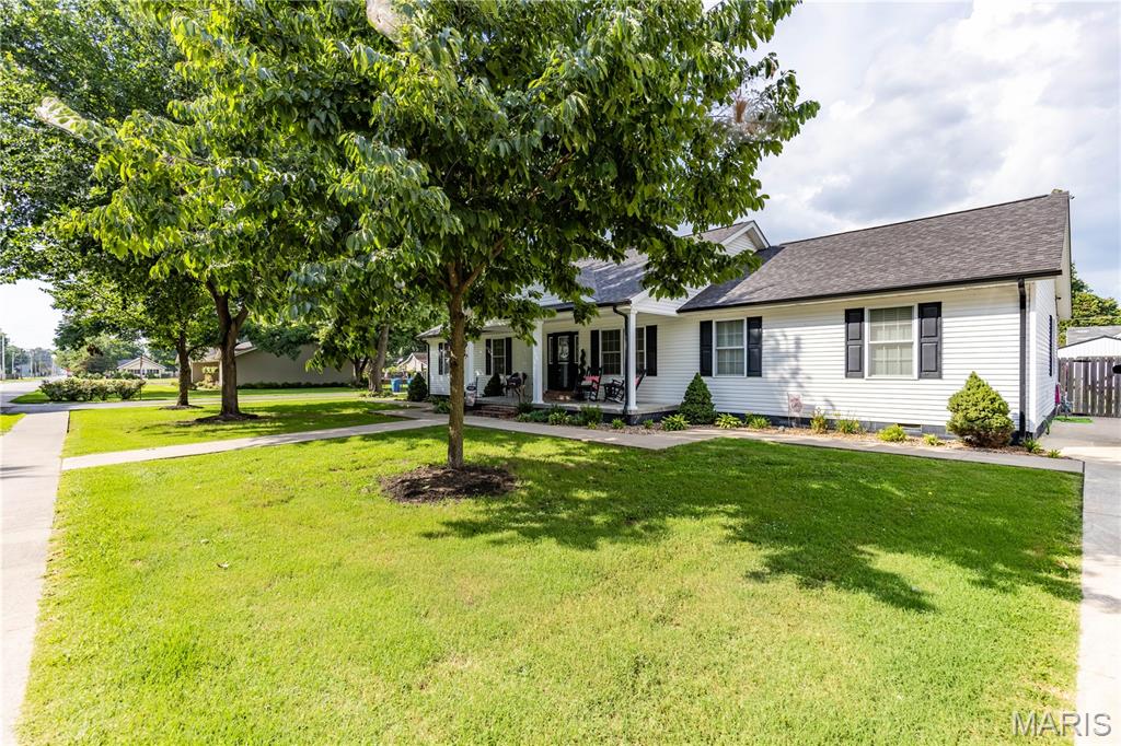 110 Webb Pl Property Photo 1