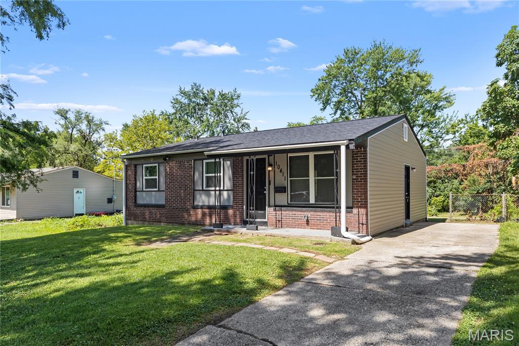 10411 Royal Drive Property Photo 1