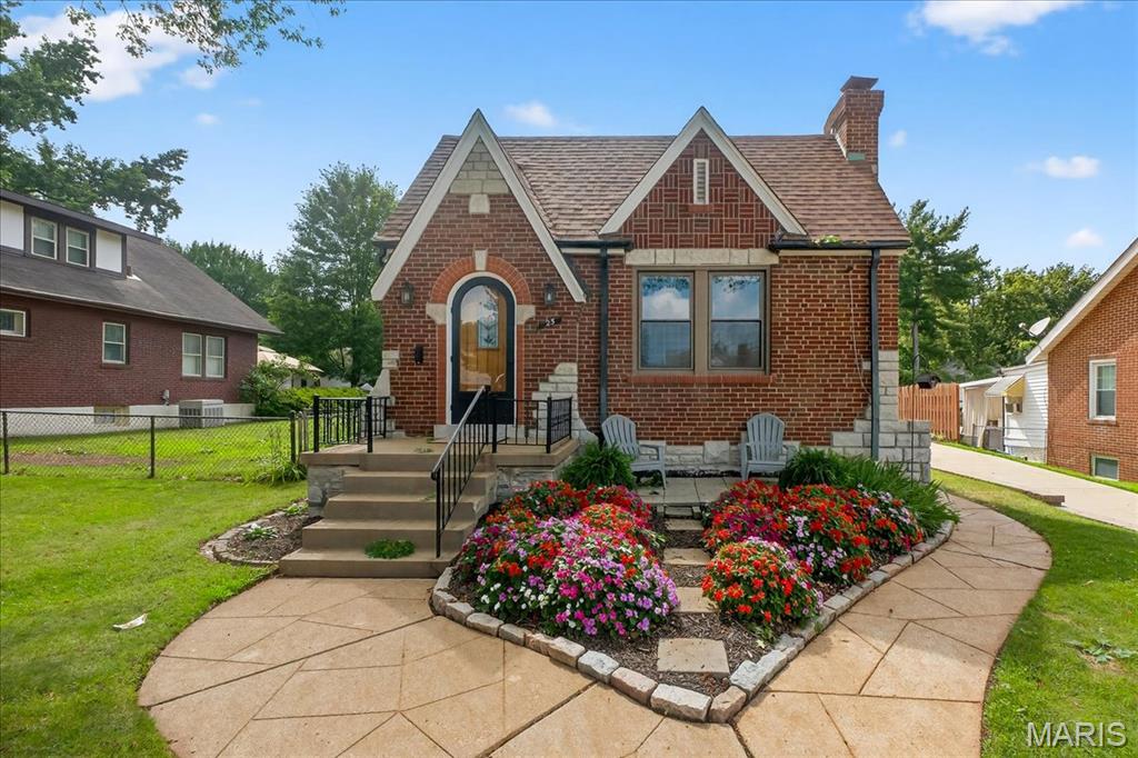 25 Saint Charles Place Property Photo 1