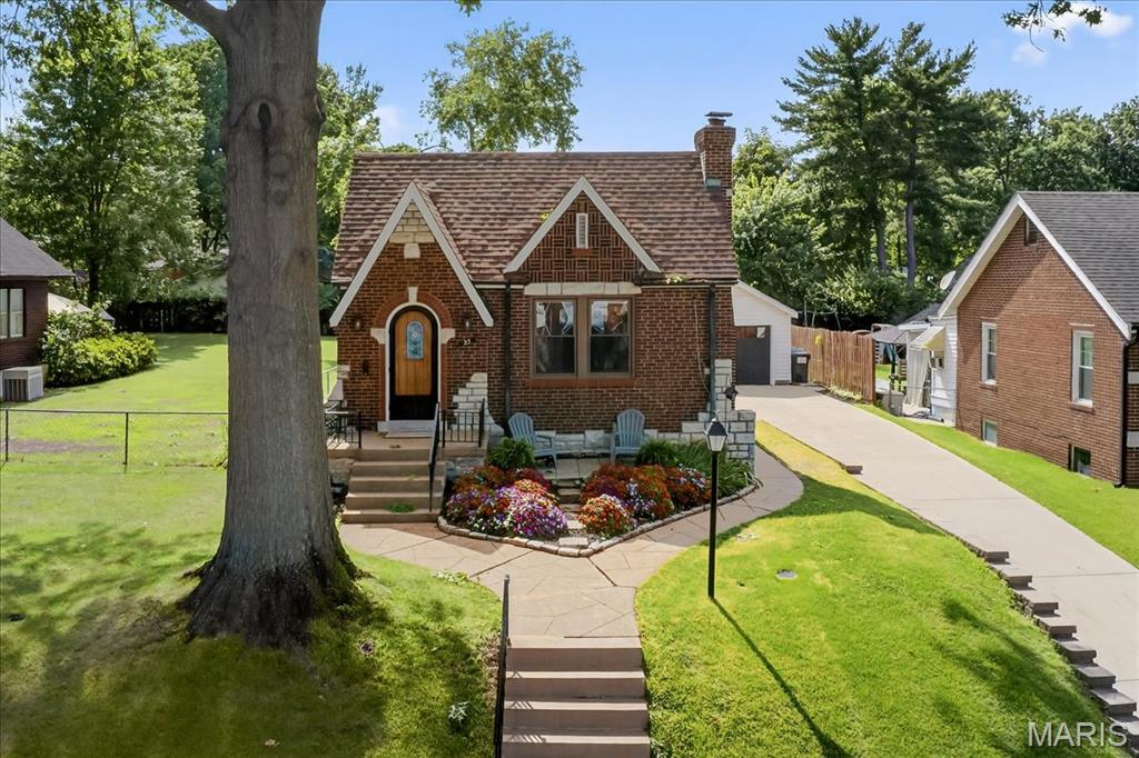 25 Saint Charles Place Property Photo 3