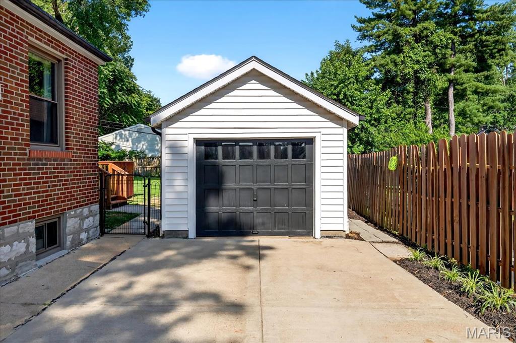 25 Saint Charles Place Property Photo 45