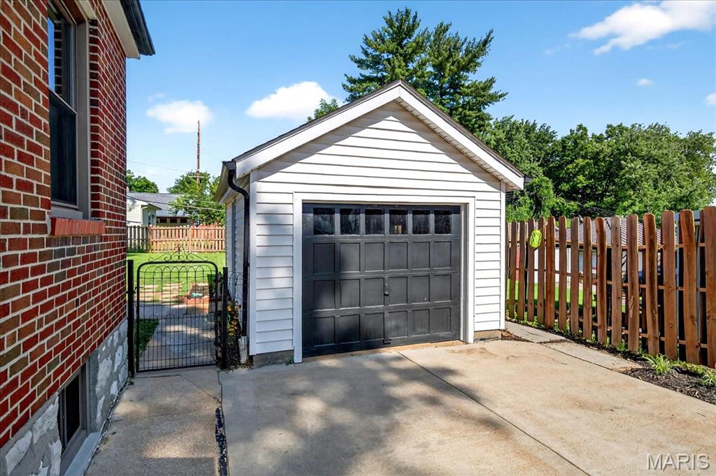 25 Saint Charles Place Property Photo 46