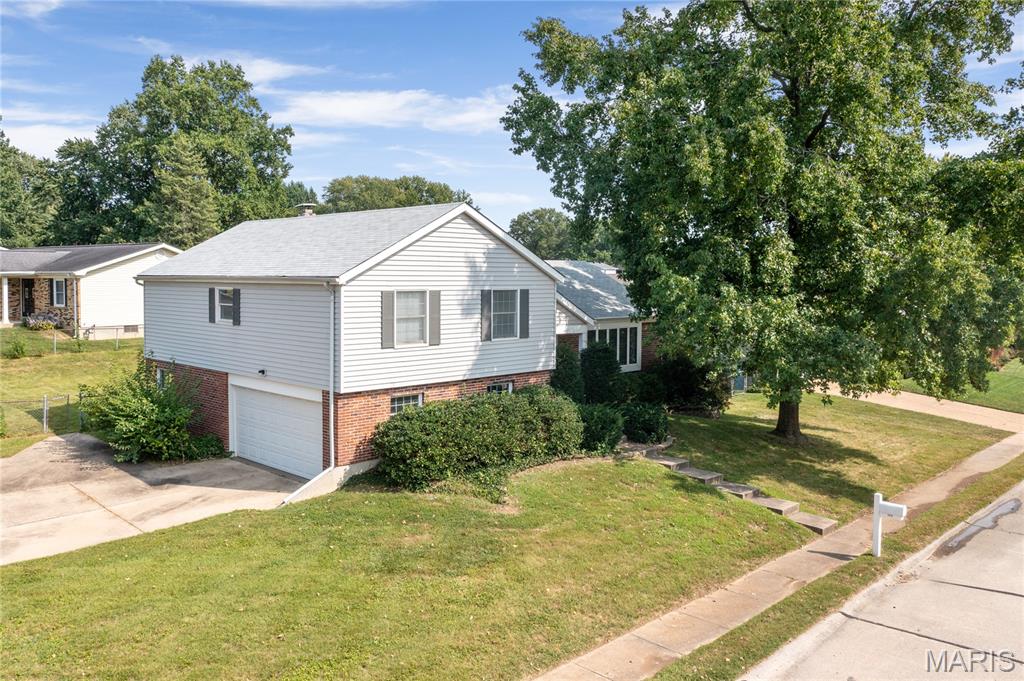 2516 Westminister Drive Property Photo 1