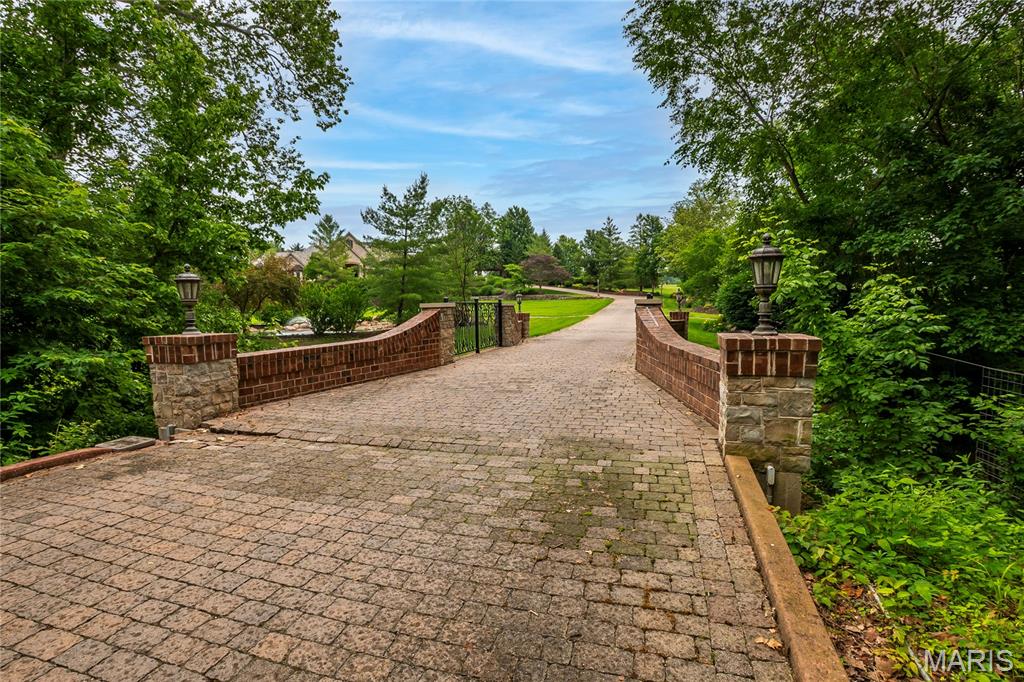4 Slate River Way Property Photo 3