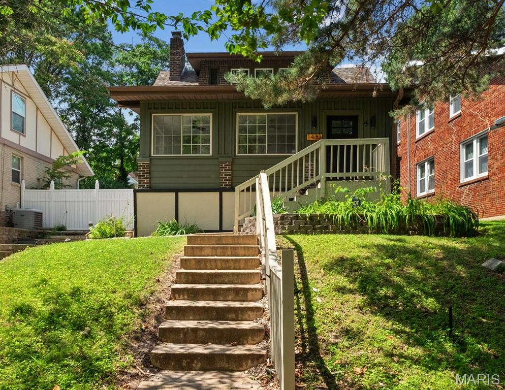 1433 Hawthorne Place Property Photo 1