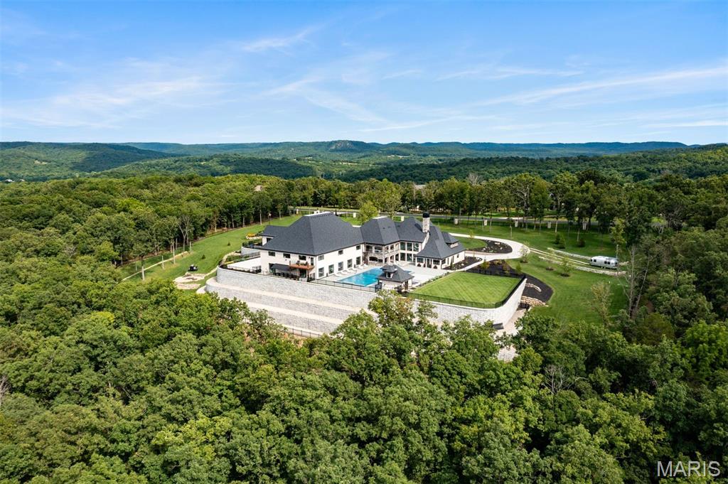 300 Ridgecrest Drive