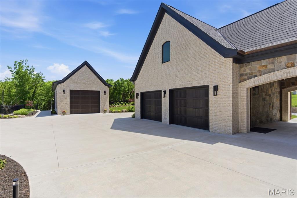 300 Ridgecrest Drive Property Photo 42