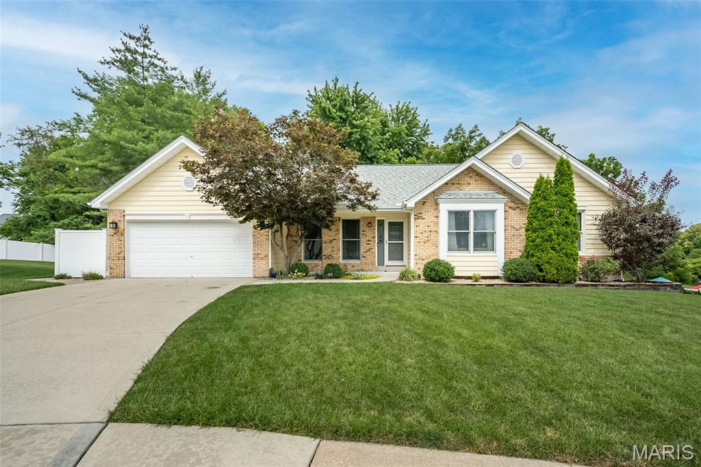 2052 Willow Trail Property Photo 1