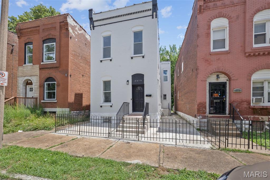 3616 Iowa Avenue Property Photo 1