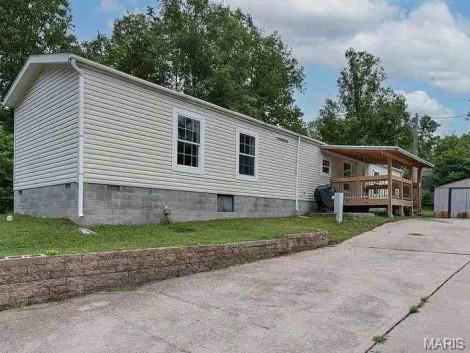 6013 Woodland Drive Property Photo 1
