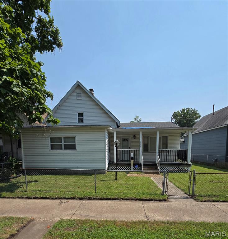 2138 Illinois Avenue Property Photo 1