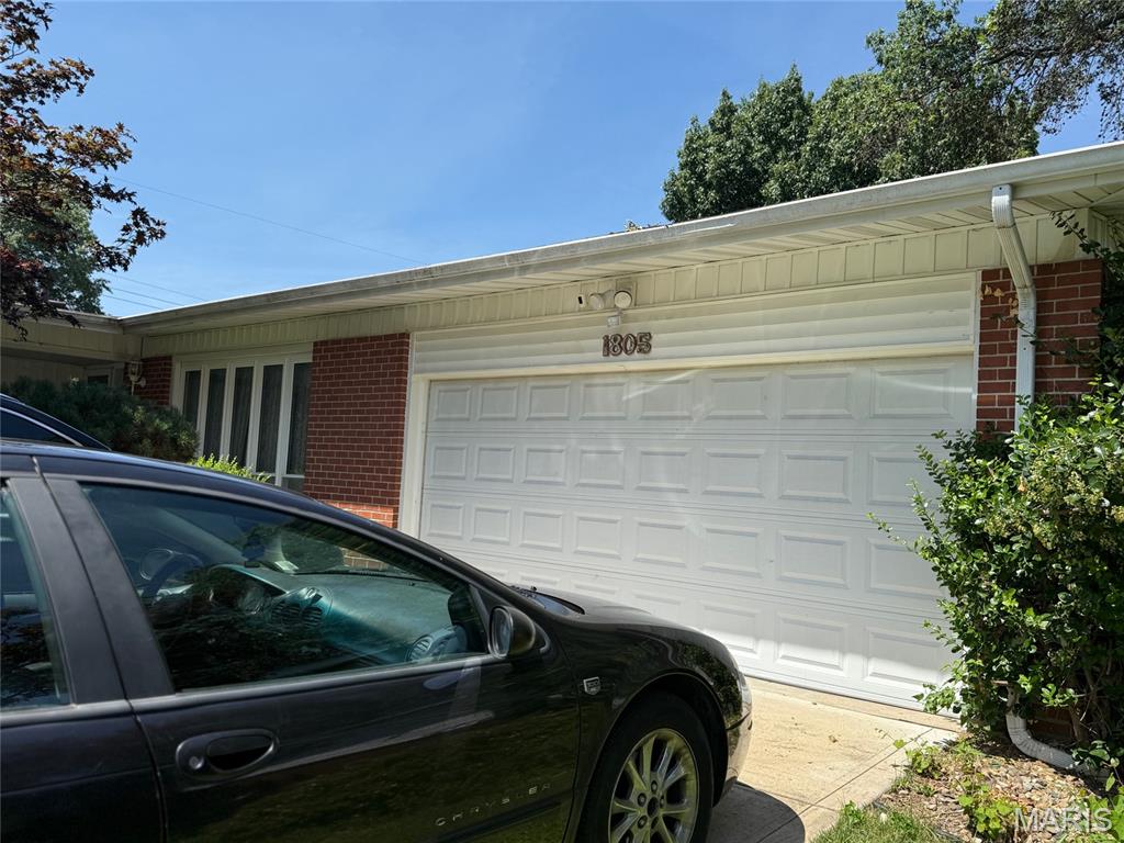 1805 Aqueduct Drive Property Photo 1
