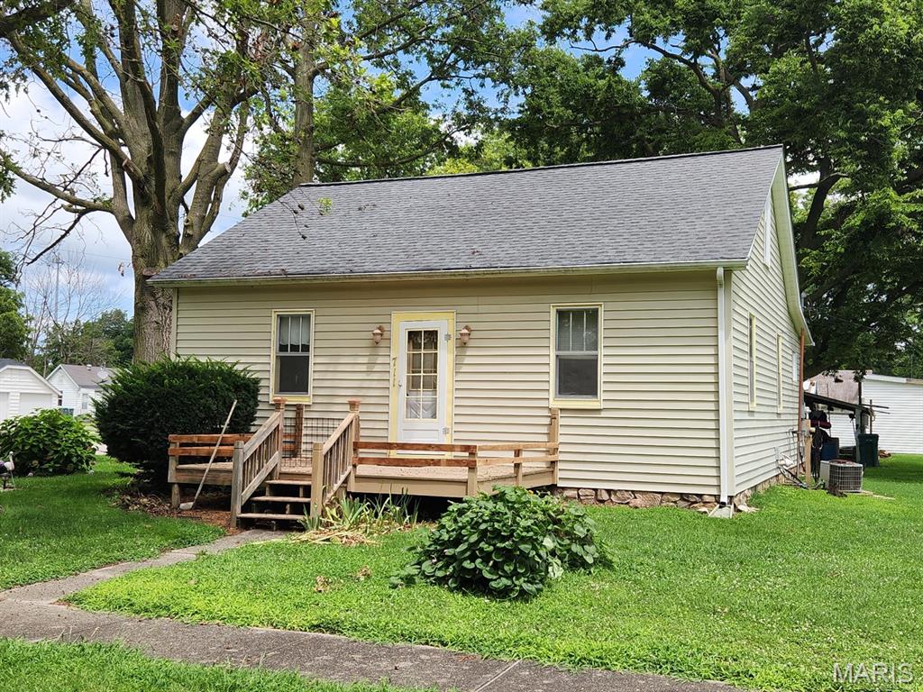 711 Dora Street Property Photo 1