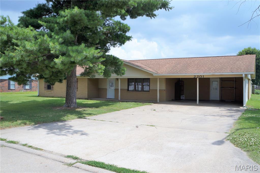 2201 Chris Avenue Property Photo 1