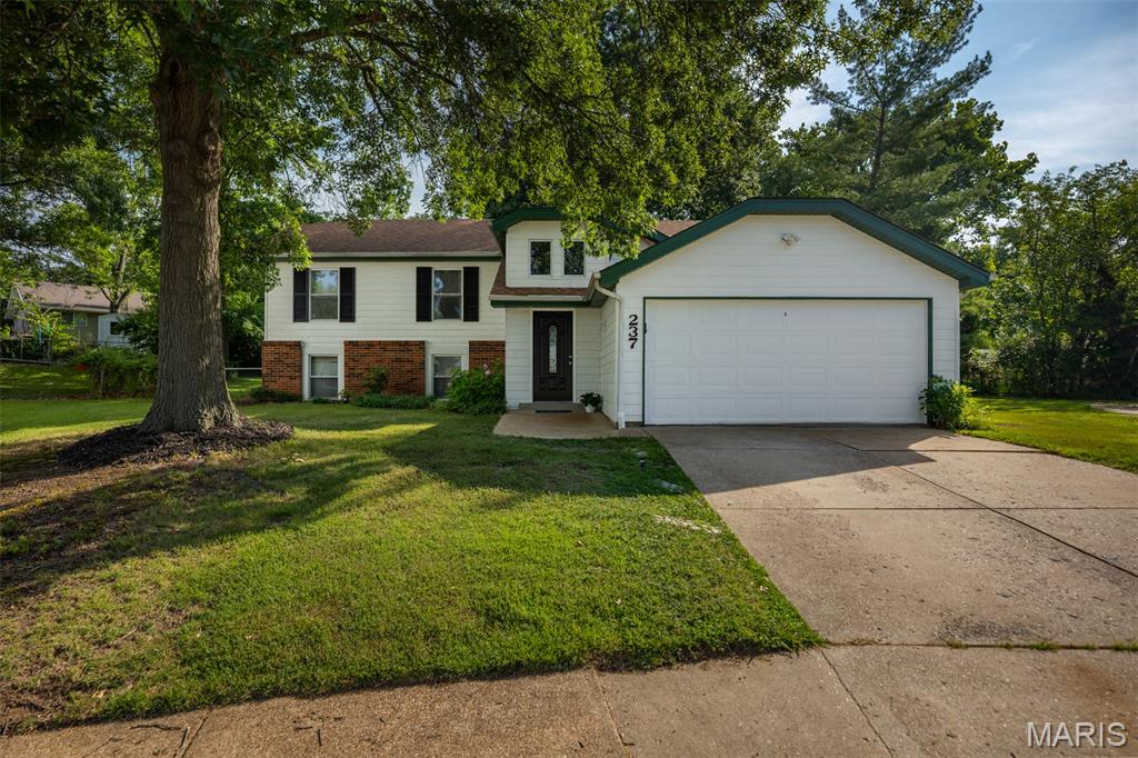 237 Valleyoak Court Property Photo 1
