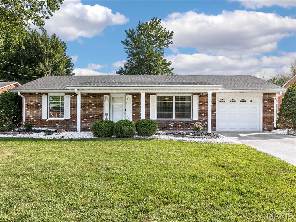 213 Crestview Drive Property Photo 1