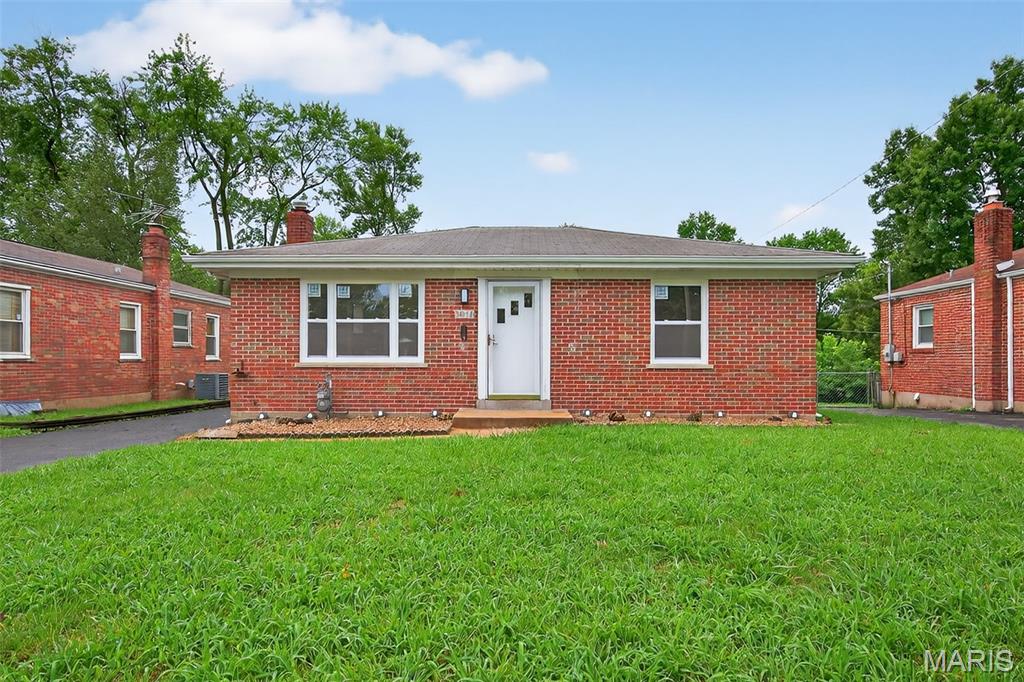 9016 Kathlyn Drive Property Photo 1