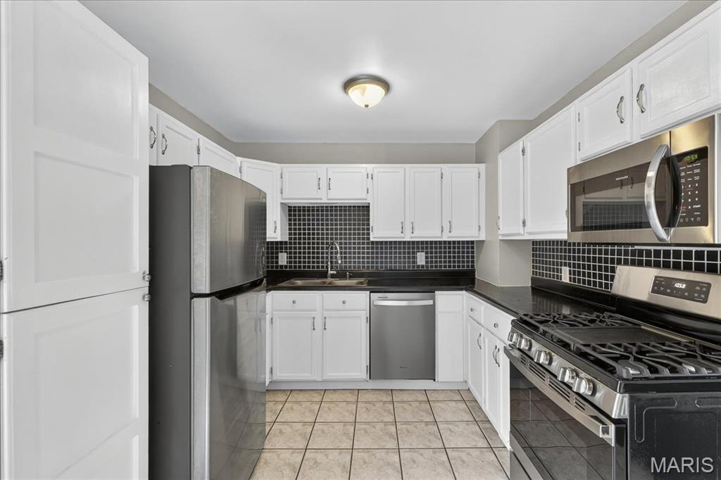 871 Alan Drive Property Photo 10