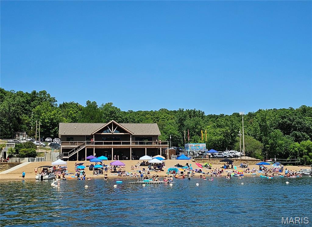 135 N Kings Road Property Photo 11