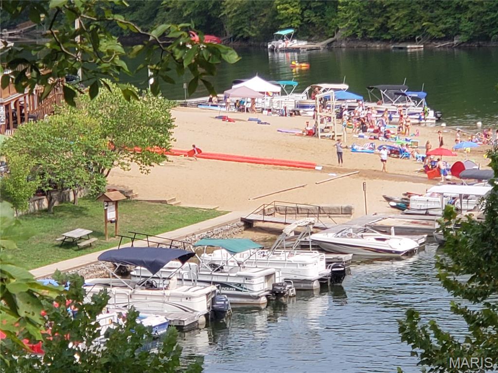 135 N Kings Road Property Photo 16