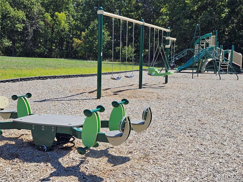 135 N Kings Road Property Photo 18