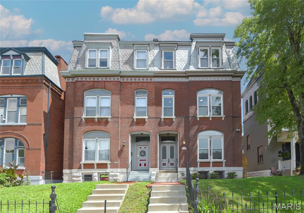 2205 Sidney Street Property Photo