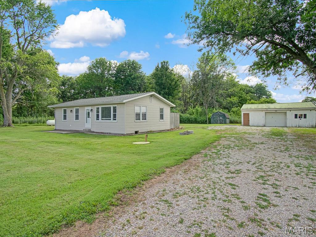 985 Powell Road Property Photo 1