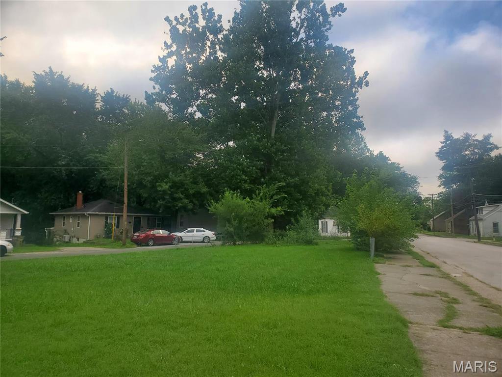 1014 Caseyville Avenue Property Photo 1
