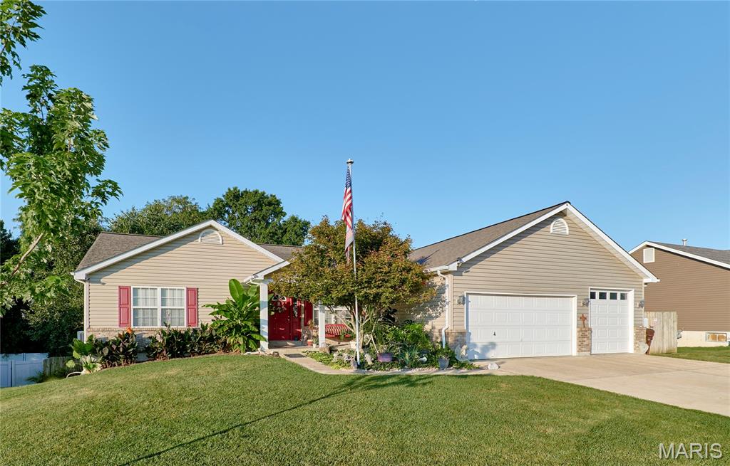 261 Glen Meadows Court Property Photo 1
