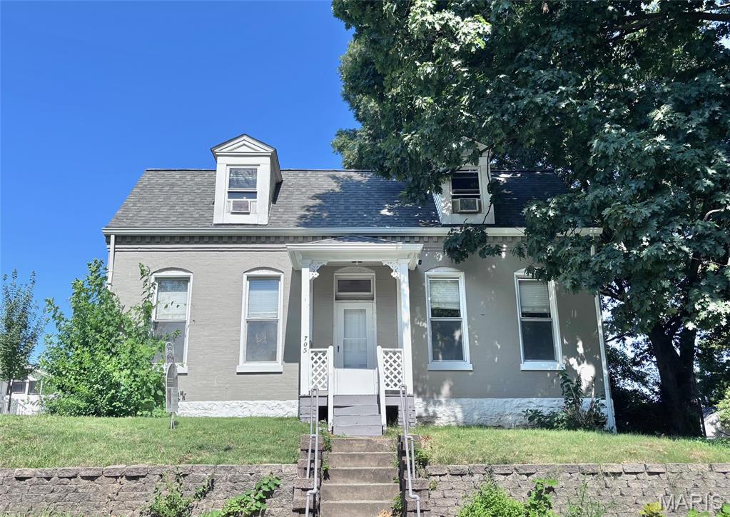 705 N Benton Avenue Property Photo 1