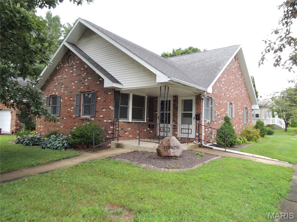 111 S Prairie Street Property Photo 1