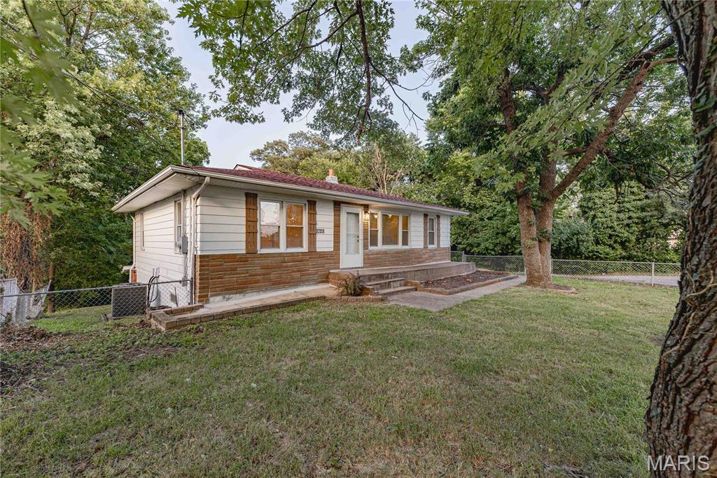 2028 Hilltop Drive Property Photo 1