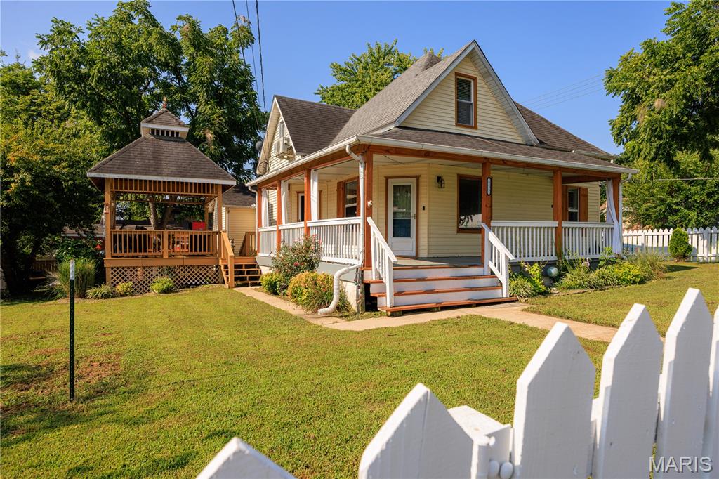735 Dallas Street Property Photo 1