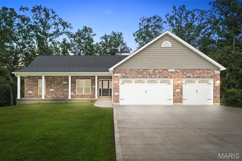 290 Shumard Oak Drive Property Photo 1
