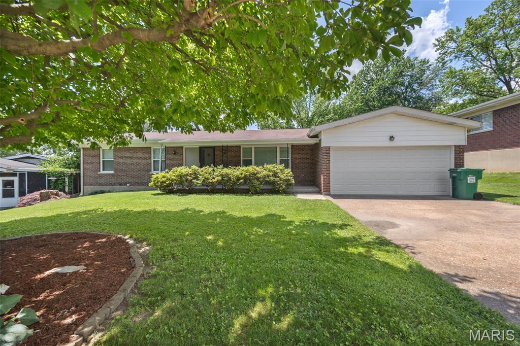 13915 Le Sabre Drive Property Photo 1