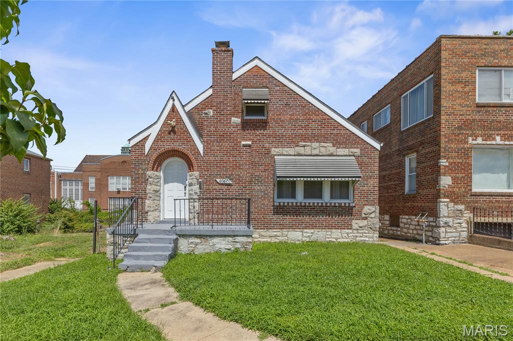 6067 W Florissant Avenue Property Photo 1