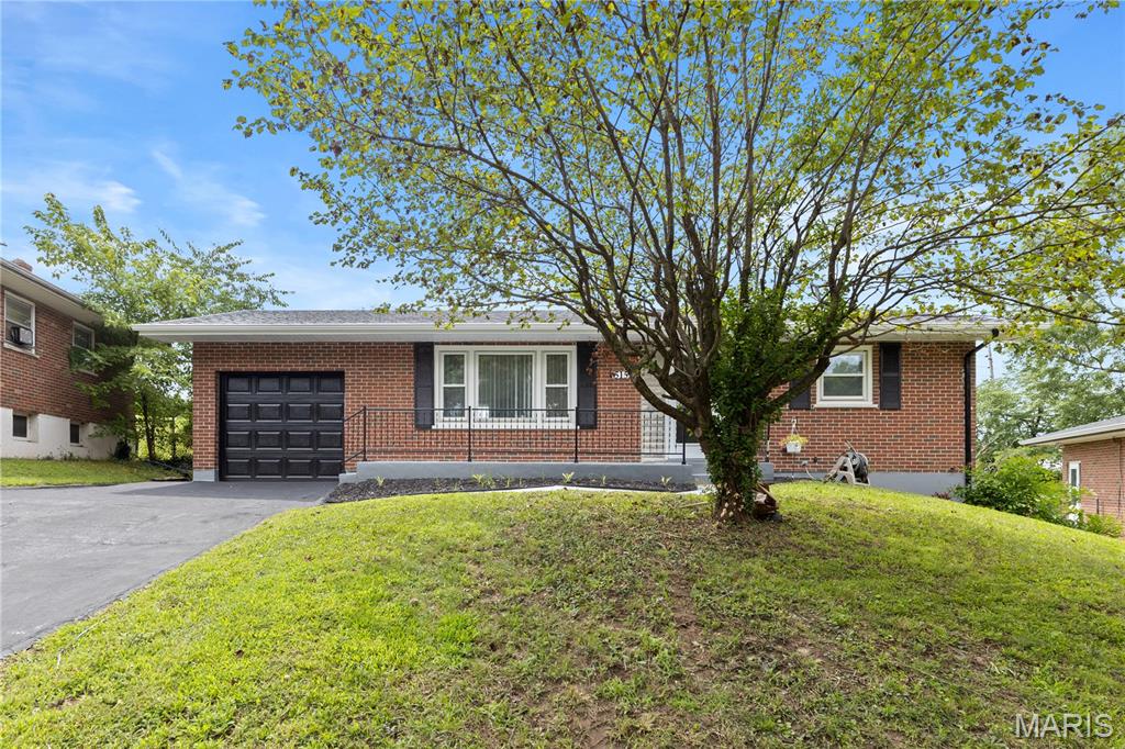 5153 Wallingford Drive