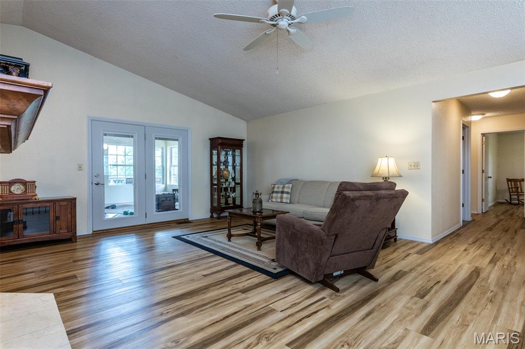 5028 Smith Drive Property Photo 12