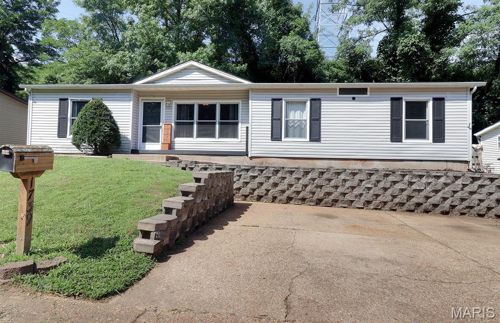 1739 Brennan Woods Court Property Photo 1