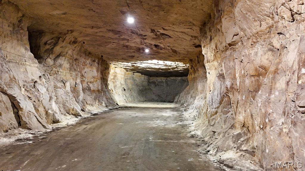 20 Cave Industrial Drive Property Photo 6