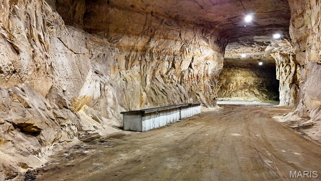 20 Cave Industrial Drive Property Photo 8