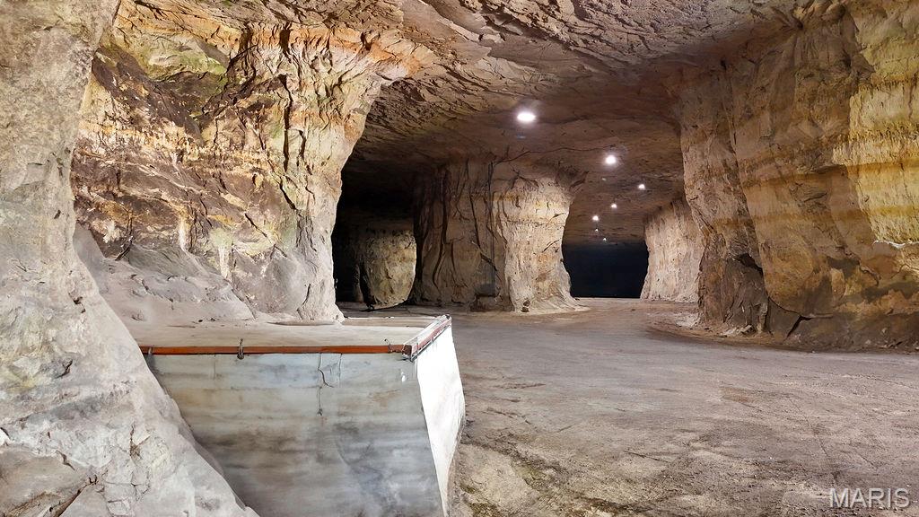 20 Cave Industrial Drive Property Photo 15