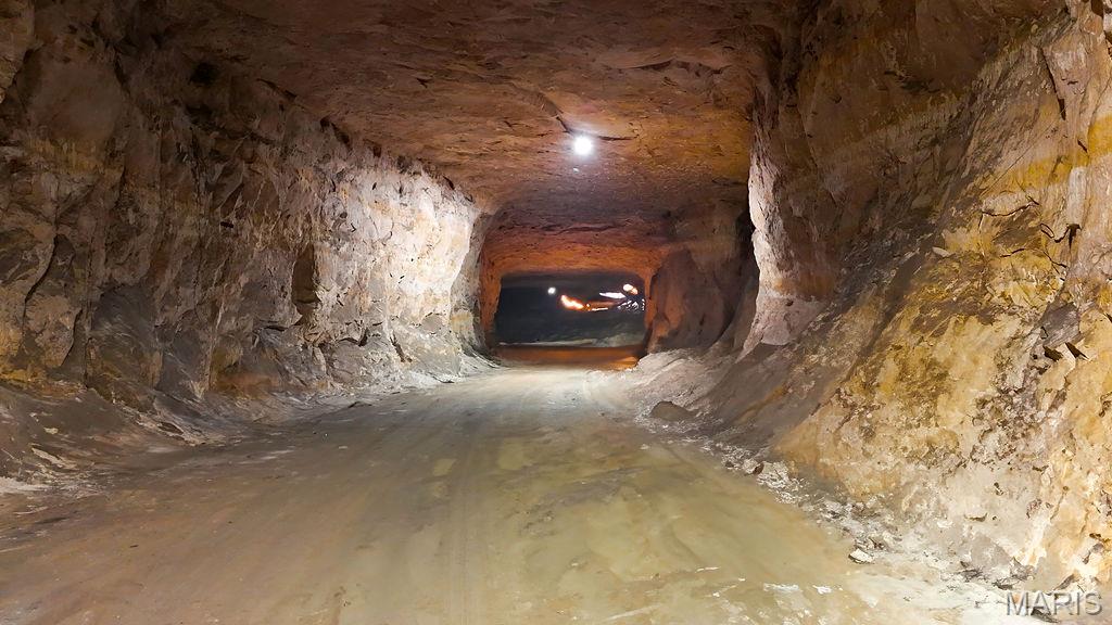 20 Cave Industrial Drive Property Photo 16